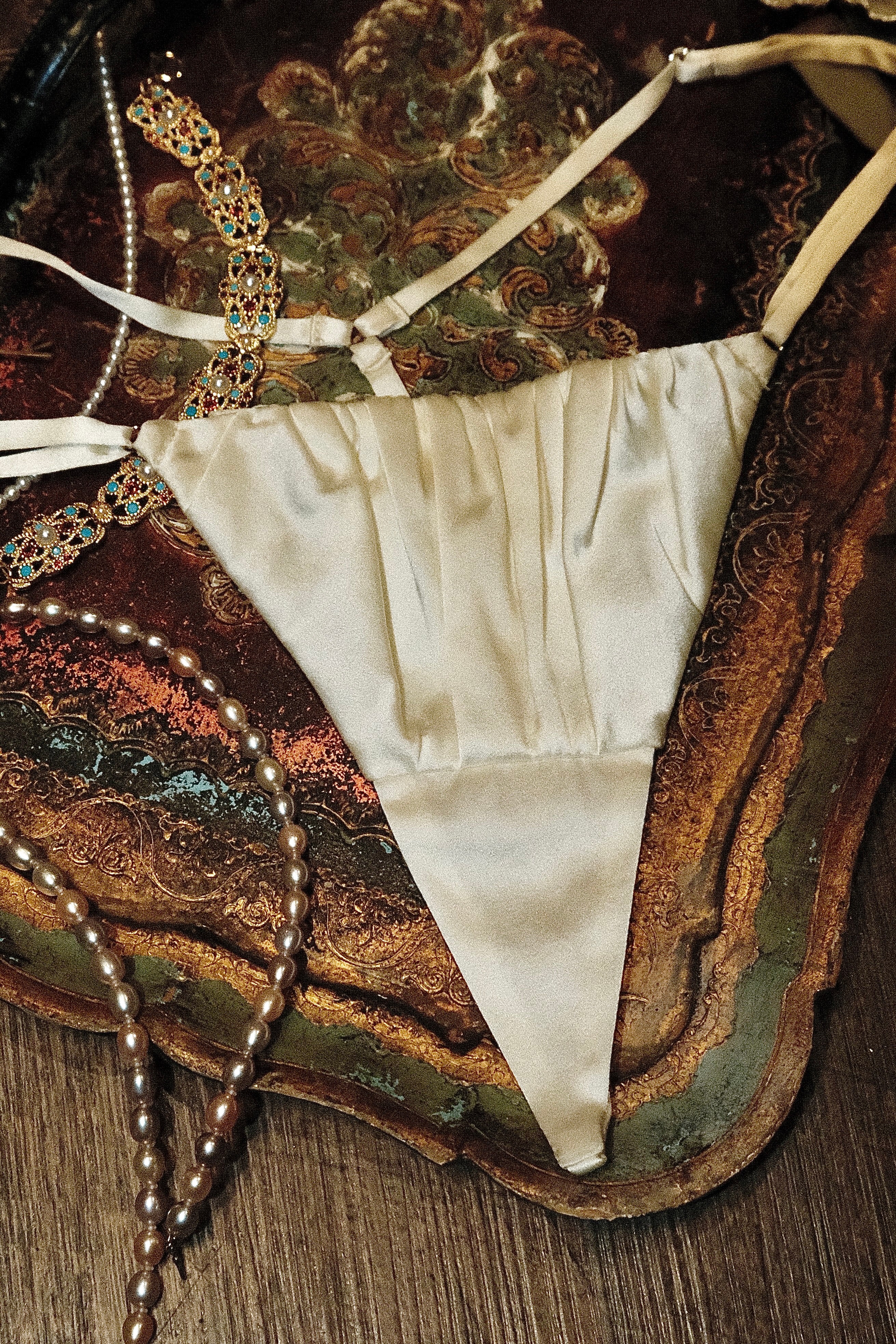 Silk V-String